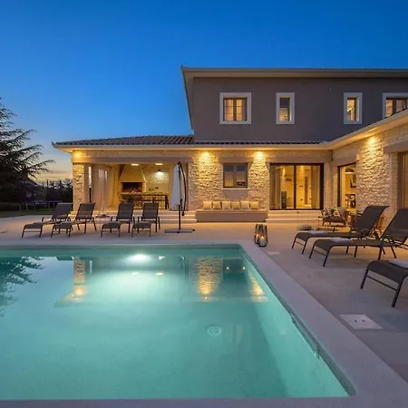 别墅 Cami By Istrialux *