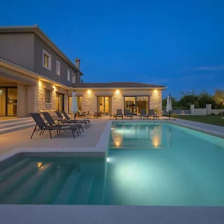 别墅 Cami By Istrialux