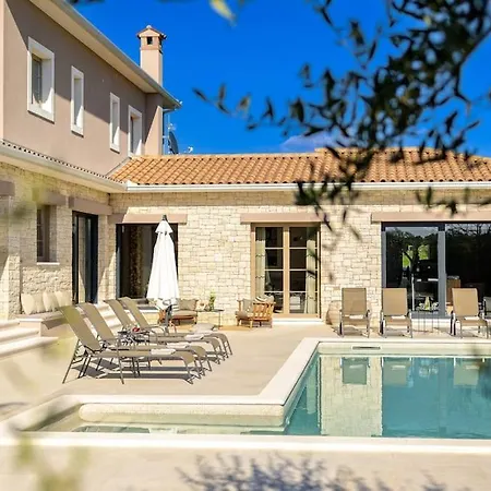 别墅 Cami By Istrialux *