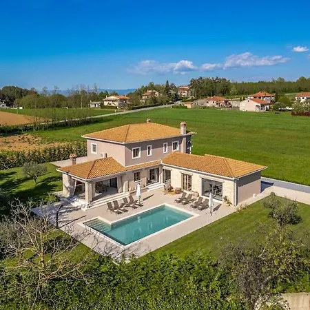 别墅 Cami By Istrialux *